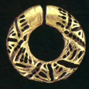 Nariguera calada